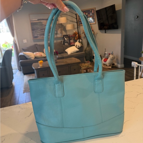 Amerileather Handbags - Chic Teal Tote Bag